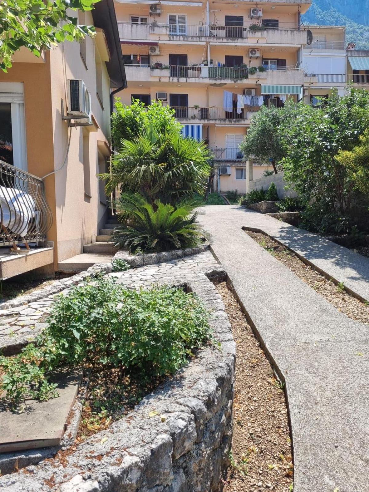 Apartments Luka Kotor Eksteriør bilde