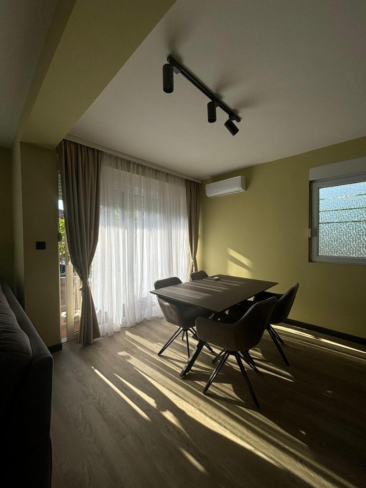 Apartments Luka Kotor Eksteriør bilde