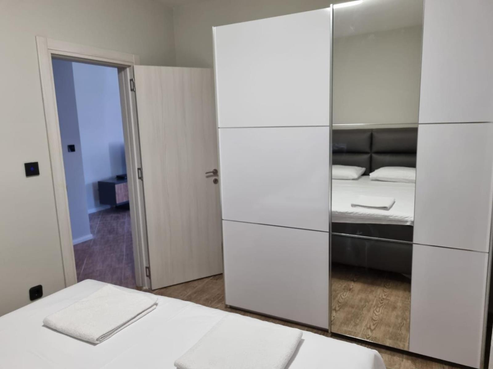 Apartments Luka Kotor Eksteriør bilde